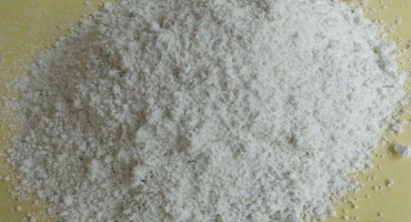 Aplikace sraženinového hnojiva a jeho přínos pro rostliny